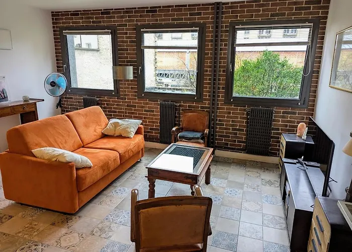 Beautiful 1 Bedroom Apartment Near Eiffel Tower